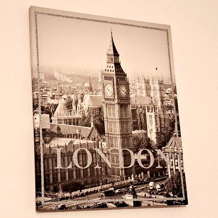 Merciful King Room, In Zone 2-3 ลอนดอน ภายนอก รูปภาพ